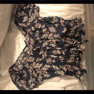 Super cute crop top!